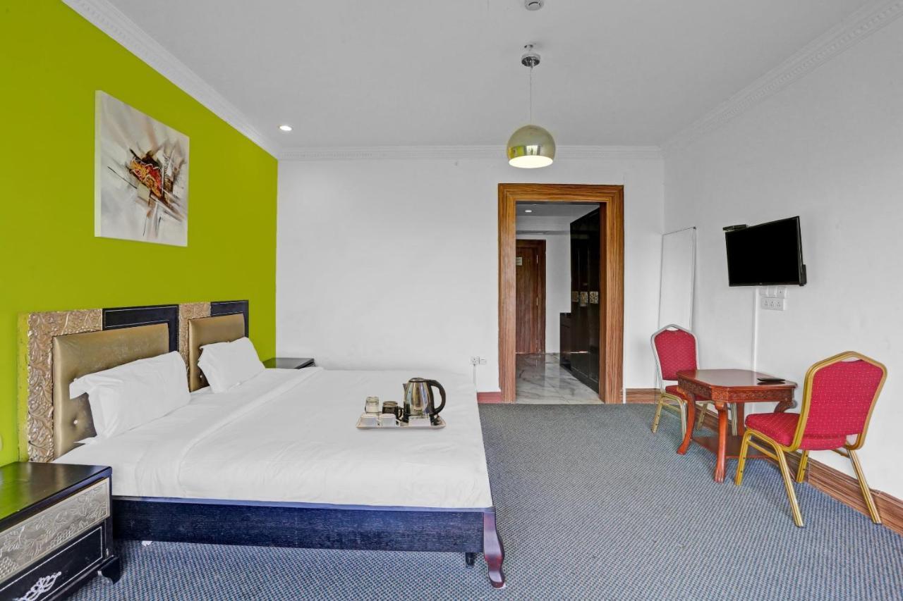 Townhouse Royal Palms Hotel Bombaj Zewnętrze zdjęcie