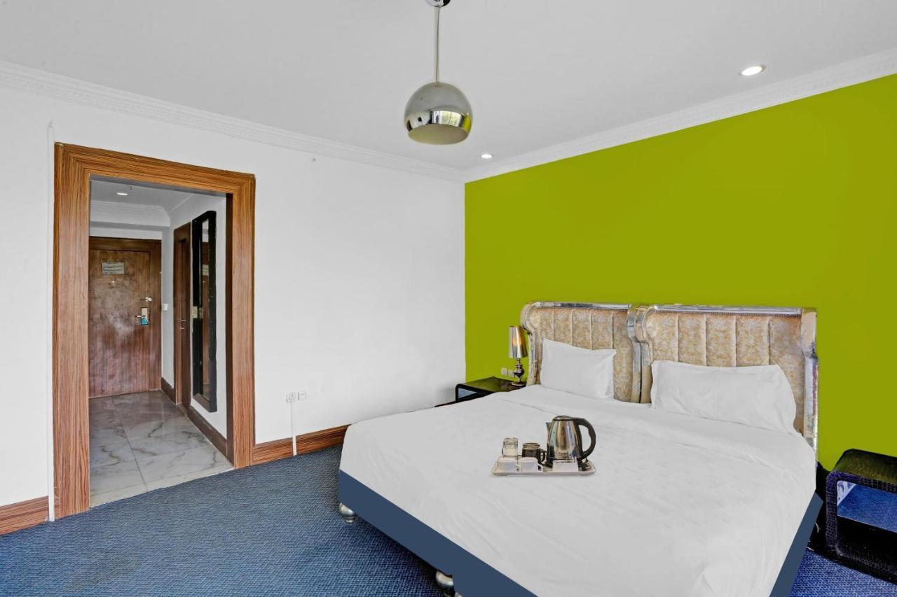 Townhouse Royal Palms Hotel Bombaj Zewnętrze zdjęcie